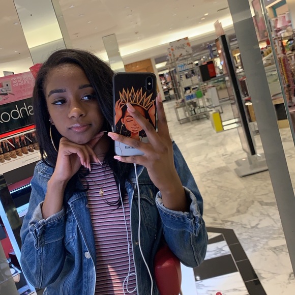 Meet your Posher, Maxiana - Picture 1 of 1